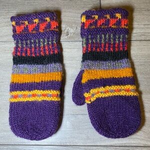 EUC Newari 100% Wool Handcrafted Icelandic Design Colorful Striped Mittens